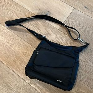 Travelon cross body travel bag - New without tags